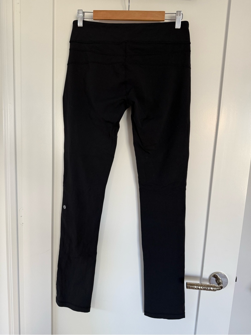 Lululemon Black Mid-Rise Stretch Leggings - Picture 3 of 8